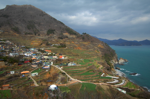 사람냄새 짙게 배어 있는 남해의 보물, 미조항