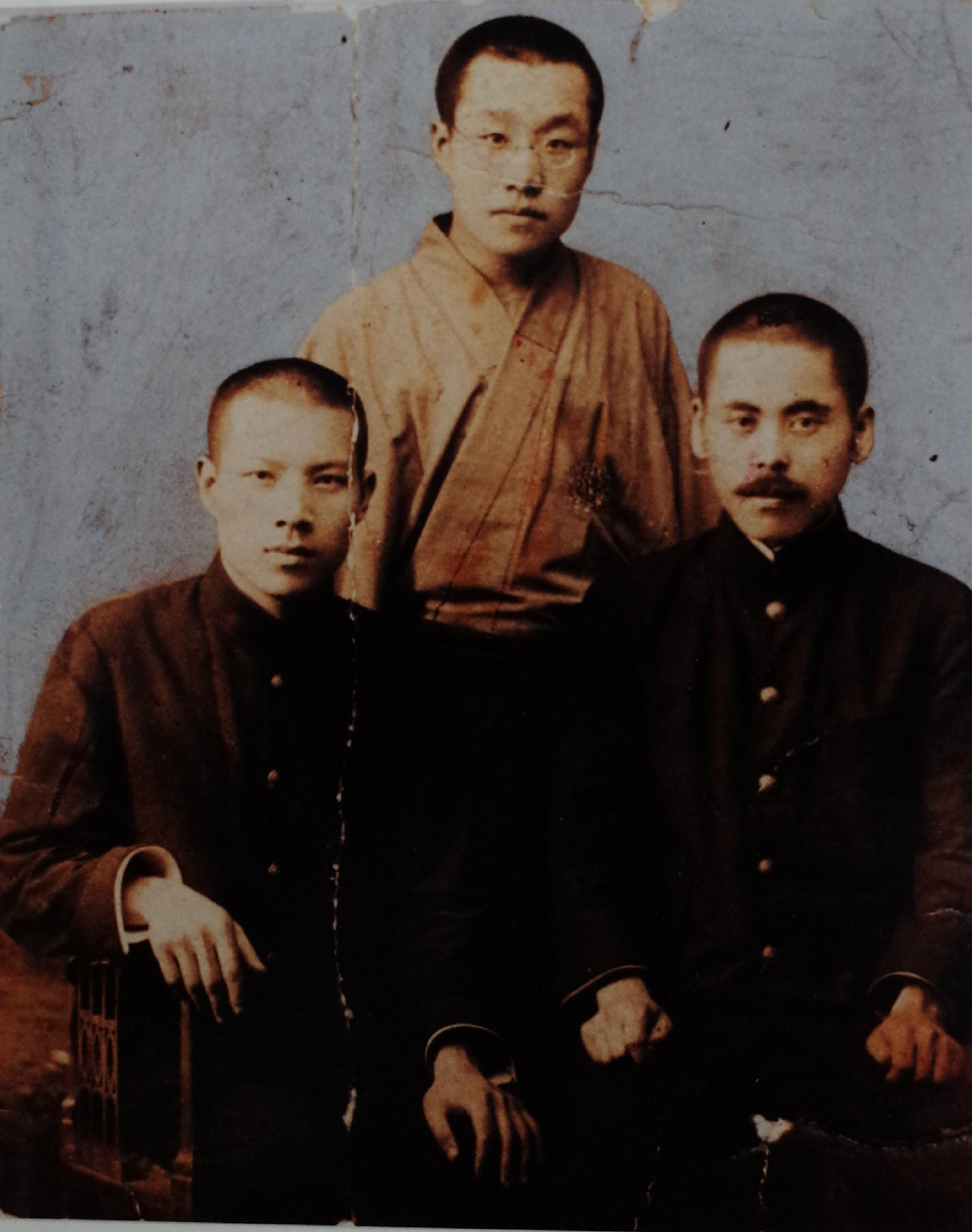 1919년 오사카 만세사건으로 복역 후 석방되었을 때 일본 간수와 찍은 사진