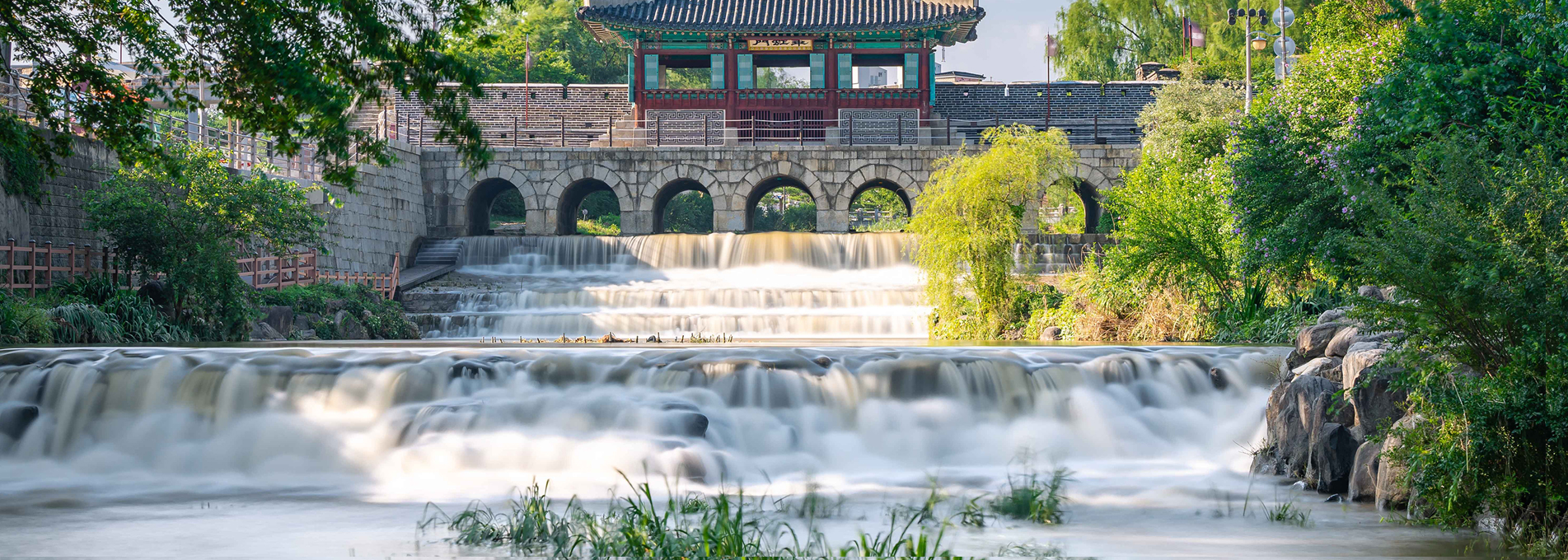 访花随柳亭 [ⓒPhoto Korea - Korea Tourism Organization - Choi Hyung-Wook]