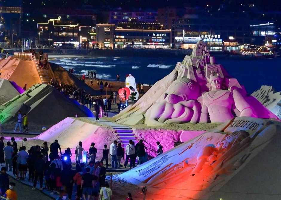 Images related to Haeundae Sand Festival