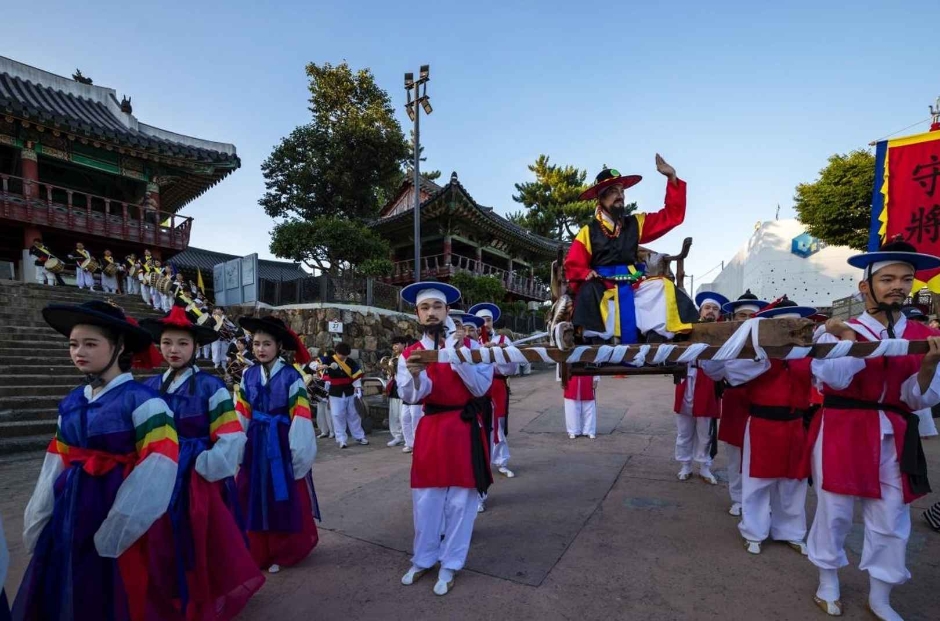 Tongyeong Hansan Battle Festivalに関連する画像