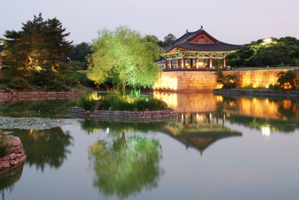 경주 여행의 필수 간식, 황남빵과 찰보리빵