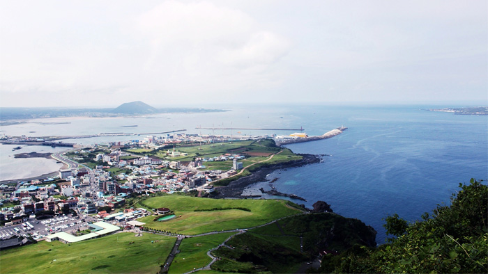  성산일출봉 정상에서 내려다 본 아름다운 제주 