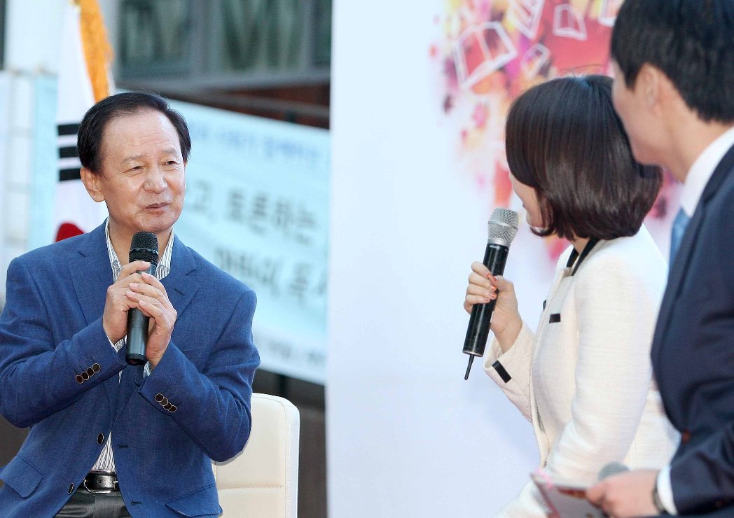 제19회 독서문화상 시상식 김홍신 작가