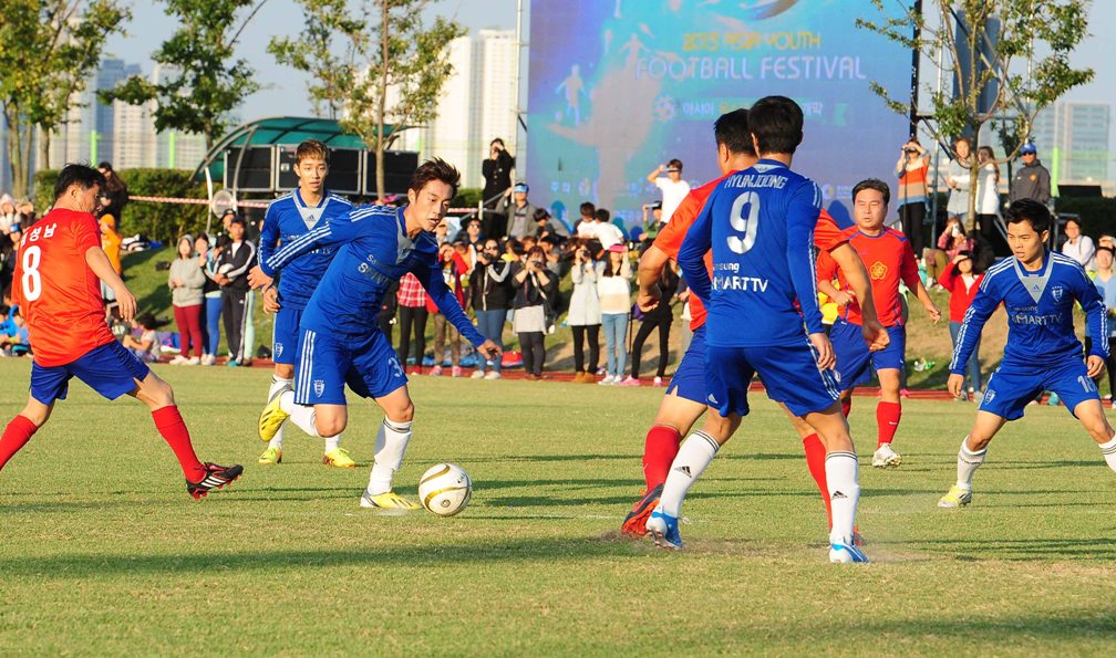 2013년 아시아 유소년 축구축제 관련 연예인 축구팀 FC Men과 국가대표 출신 선수팀의 친선경기
