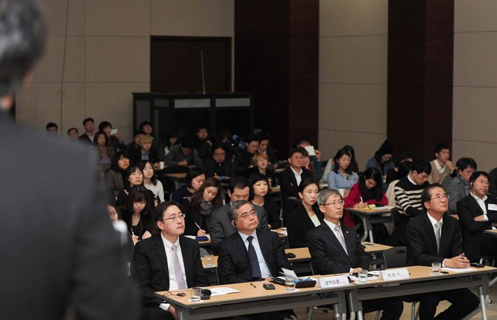 제1차 한-중 문화산업 포럼에 참석한 조현재 문화체육관광부 제1차관, 샹 자오룬 중국 문화부부장, 홍상표 한국콘텐츠진흥원장