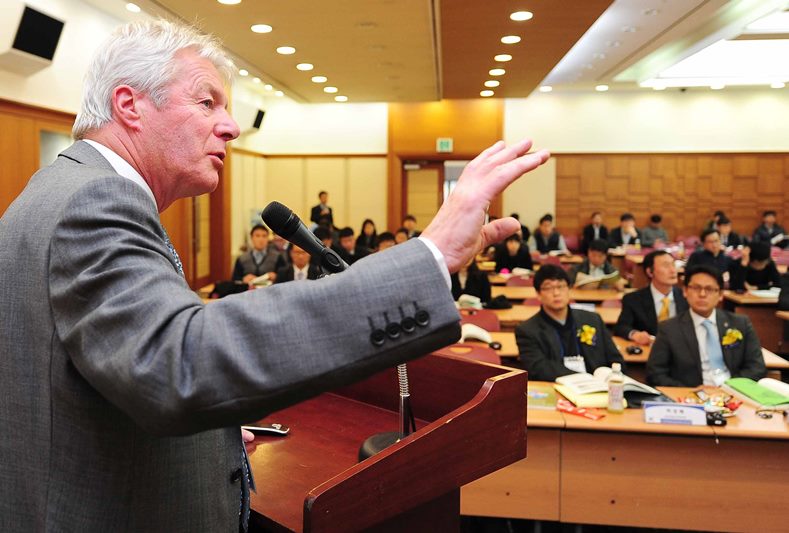 크리스 그래튼(영국 쉐필드 헬럼대학) 교수 발표