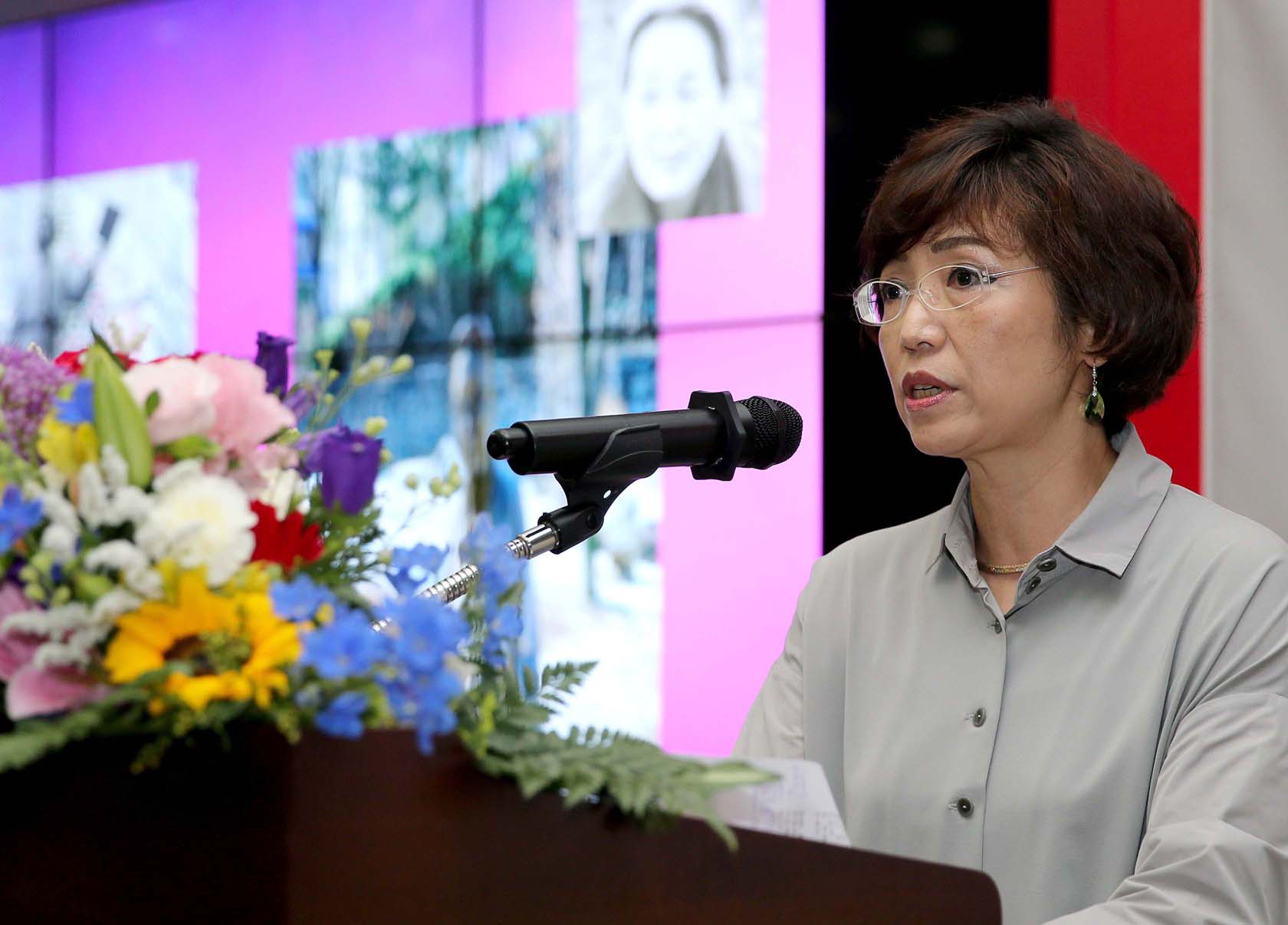 한국-러시아 교류와 문화의 소통’이라는 주제로 기조발표 중인 석영중 고려대학교 교수
