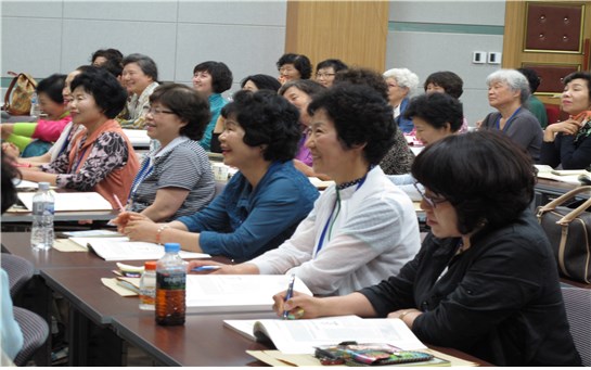 2014 신규교육을 받고 계신 이야기 할머니들