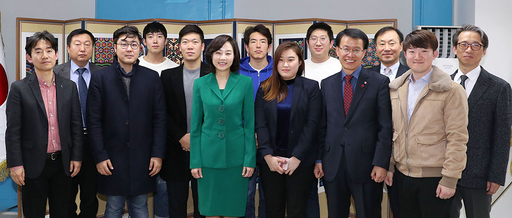간담회