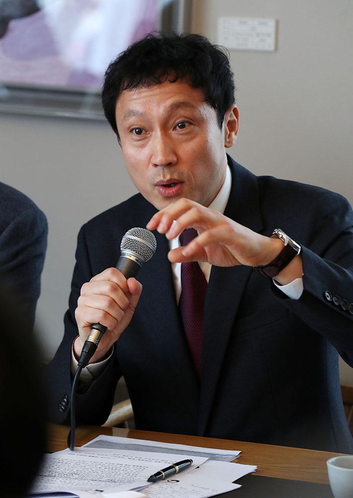 기자