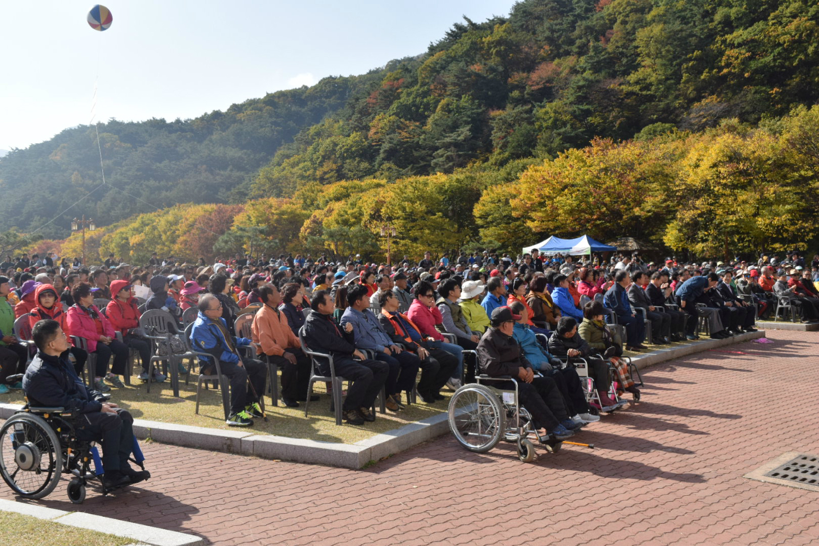 자리를 메운 참가자들