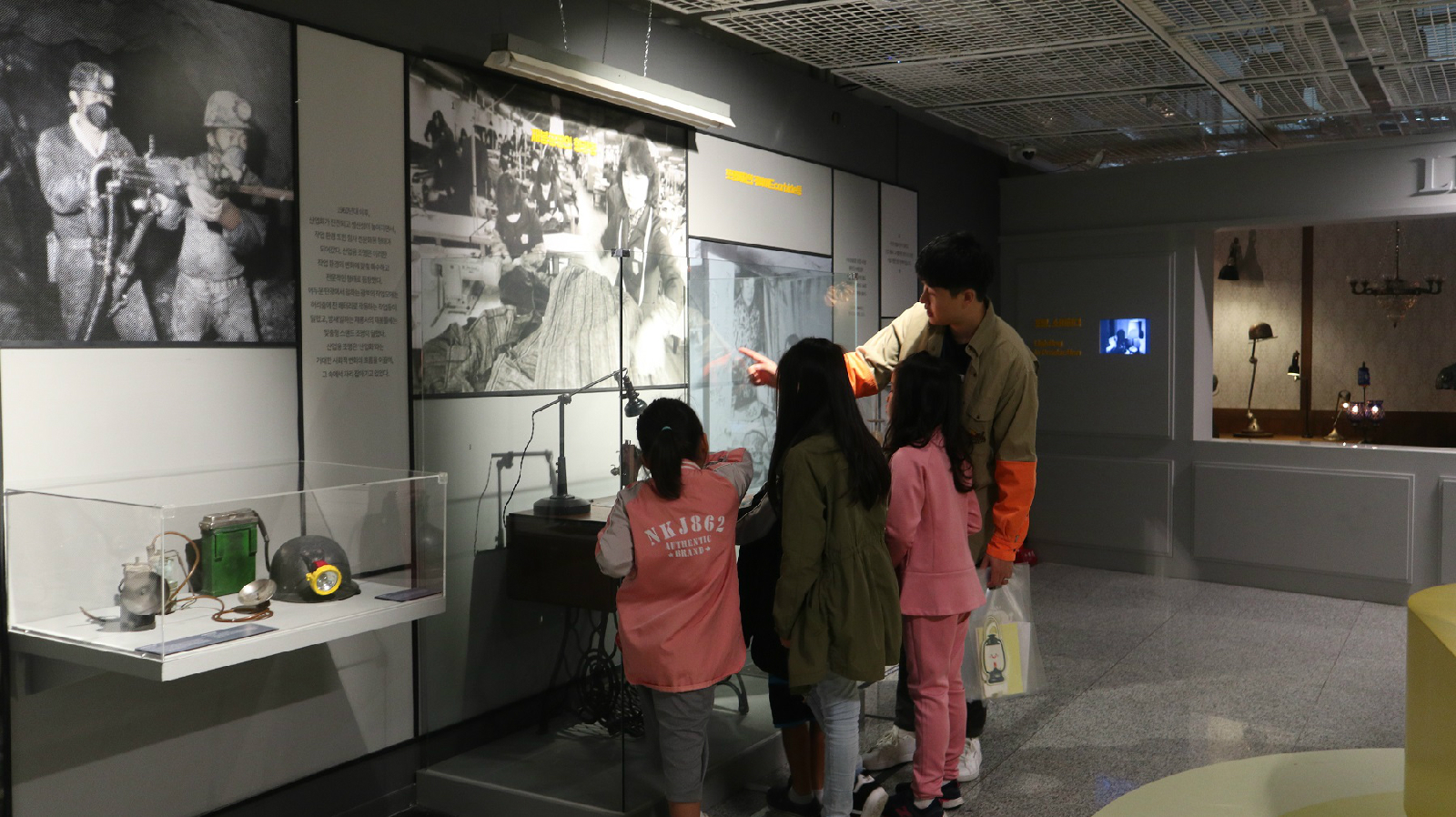 전시 연계 프로그램 – 전시해설