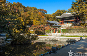 Changdeokgung Palace photo