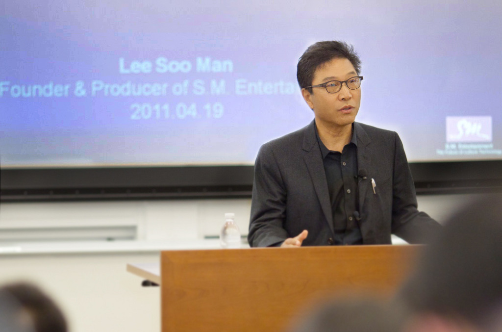 신영균, 이수만, 하춘화, 신중현, 유호, 오승룡 씨 문화훈장 받아