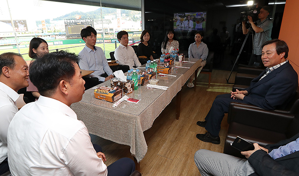 문체부 장관, 야구장에서 직장인들과의 간담회 열어(2018. 07. 25.)