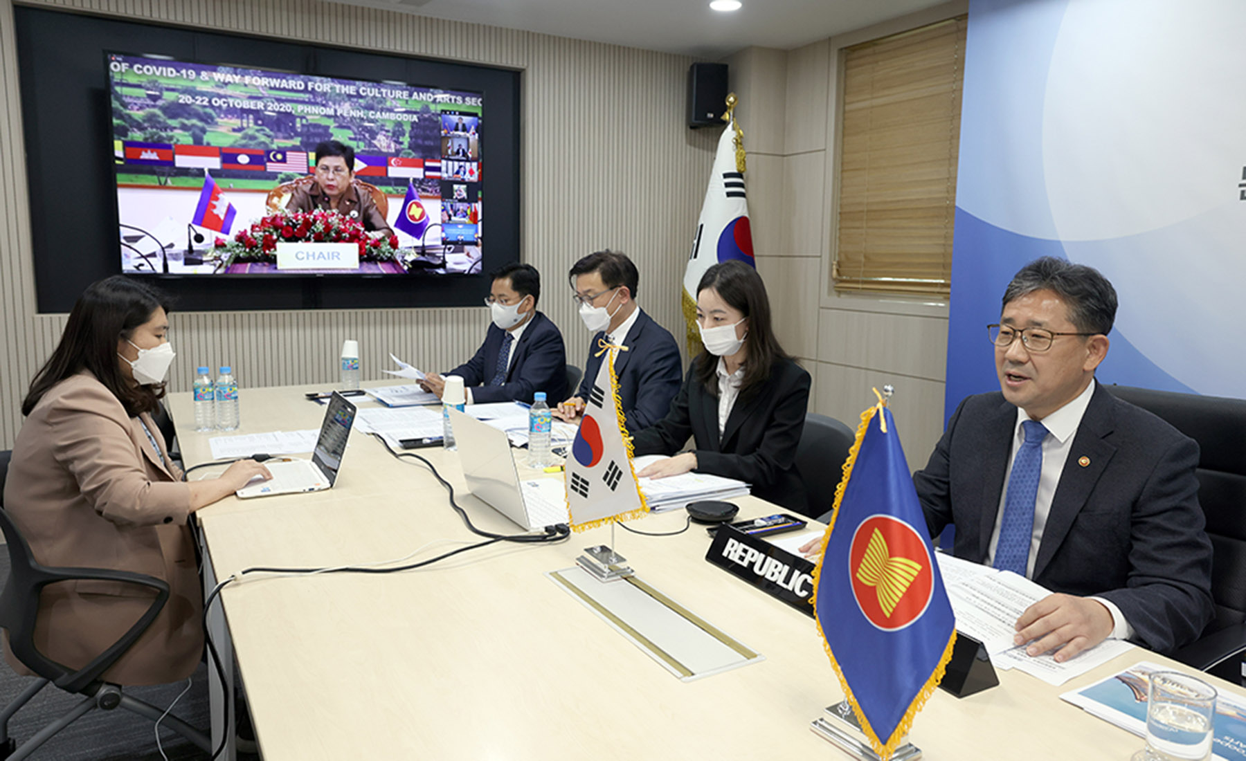 아세안 10개국과 한·중·일 문화장관, 코로나19 상황에서도 문화예술 국제교류는 계속되어야’ (2020. 10. 22.)