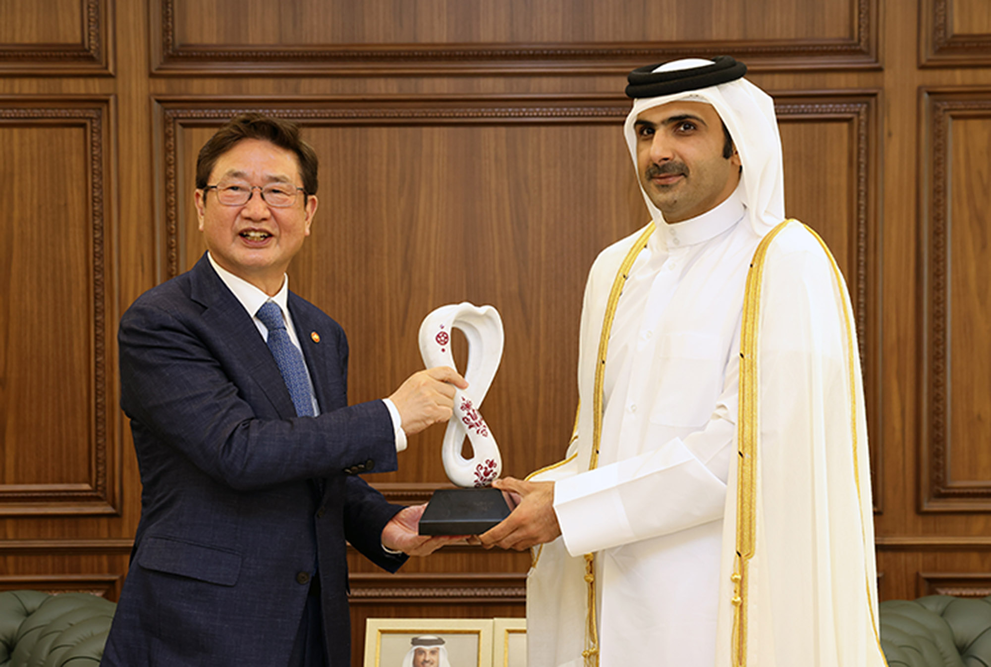 아랍에미리트(UAE), 카타르의 문화 비전, 케이컬처와 함께 실현한다(2022.11.28.)