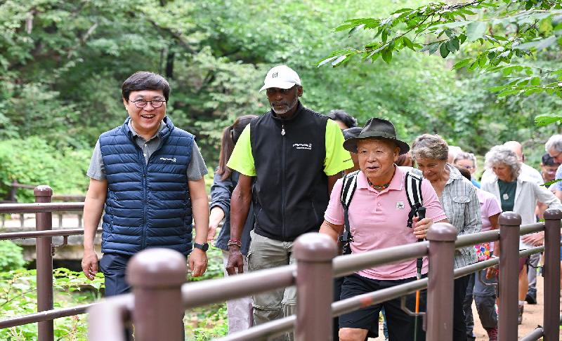 최휘영 장관, 프랑스의 대규모 도보 여행(트레킹) 단체 랑도네협회 회원 한국 방문 환영(2026.08.30.) 관련 이미지