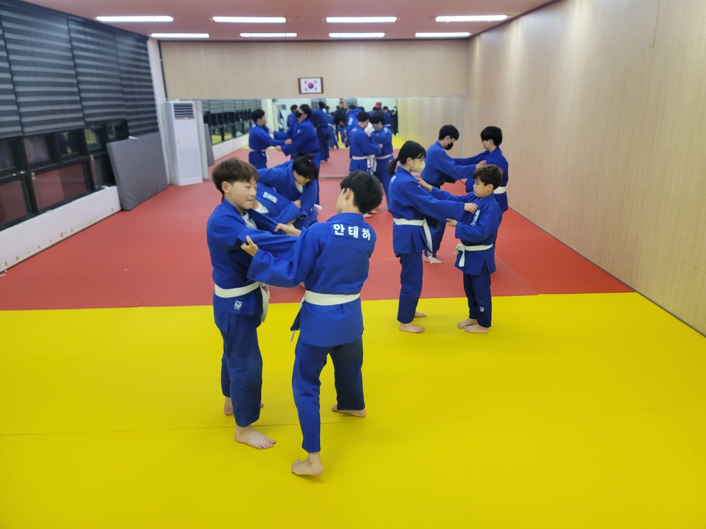 그림입니다. 원본 그림의 이름: 4.jpg 원본 그림의 크기: 가로 1440pixel, 세로 1080pixel