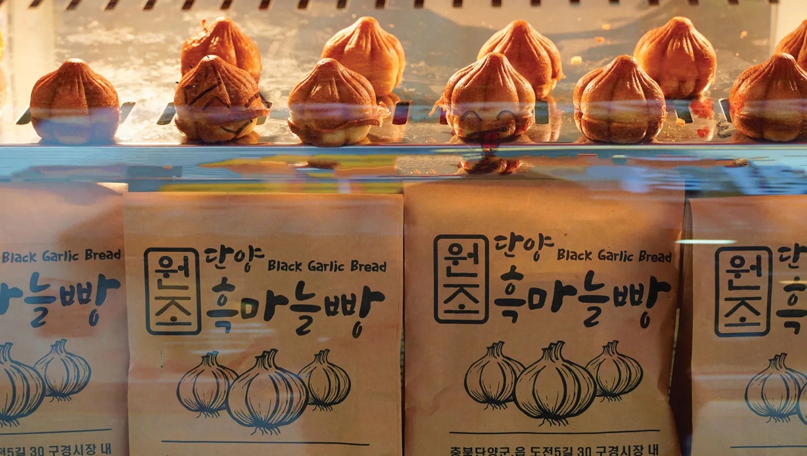 garlic motif
